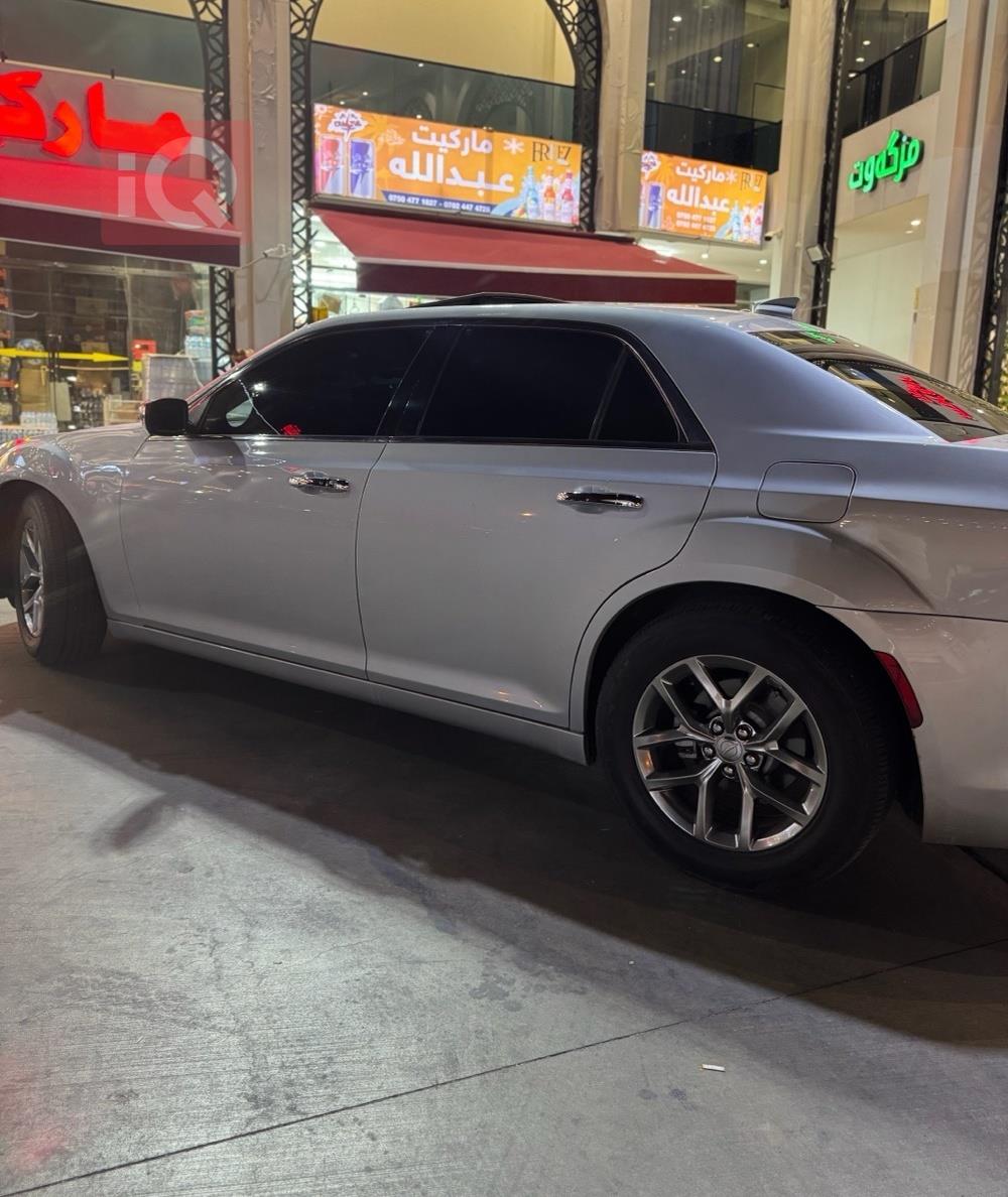 كرايسلر 300